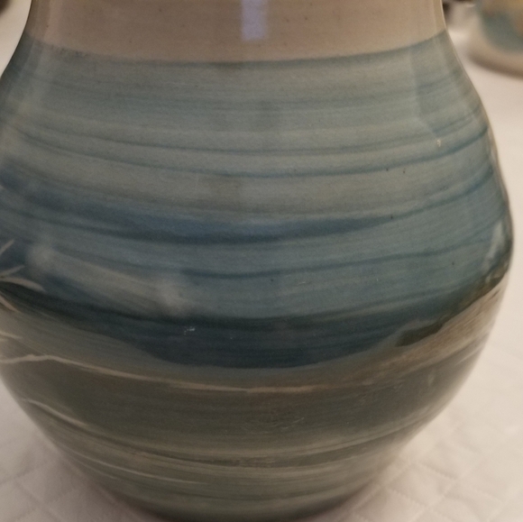 studio art pottery vase signed Bare Hands clay Works. Trees Blue & White - Picture 4 of 8